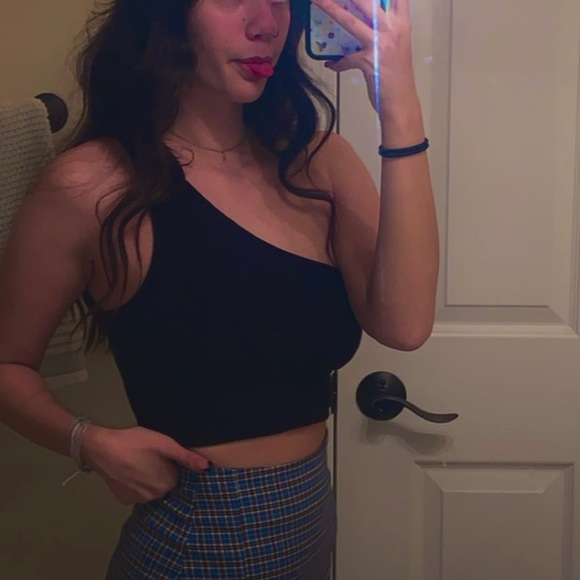 Meet your Posher, Kayla - Picture 2 of 5